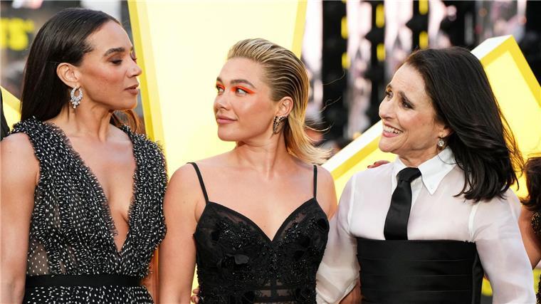 Die Schauspielerinnen Hannah John-Kamen (l-r), Florence Pugh und Julia Louis-Dreyfus kommen zu einer Vorführung des Films „Thunderbolts“ in London zusammen. (Archivfoto)