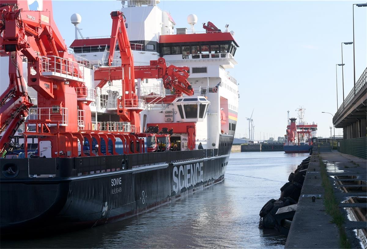 „MOSAiC“-Teilnehmer sind aus dem Eis zurück in Bremerhaven Die Schiffe „Sonne“ (Foto) und „Maria S. Merian“ treffen im Kaiserhafen ein.