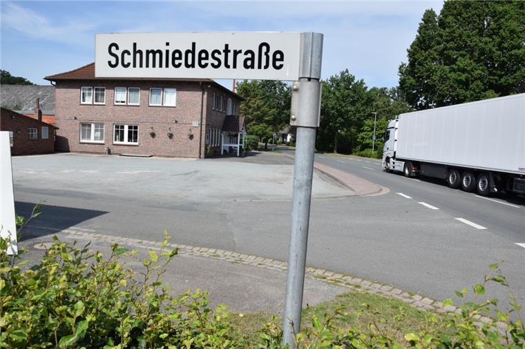 Ostereistedt: Gemeinde investiert in drei Dorf-Projekte Die Schmiedestraße in Ostereistedt, hier der Kreuzungsbereich zur Ortsdurchfahrt, soll bald ansprechender gestaltet werden.