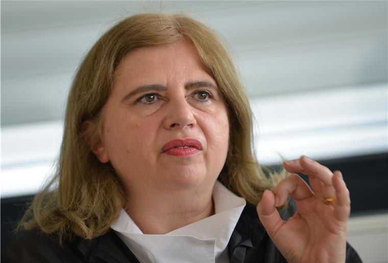 Lesungen der Literarischen Wochen fallen aus Die Schriftstellerin und Büchner-Preisträgerin Sibylle Lewitscharoff hat ihre für Montag, 16. März, geplante Lesung in Bremerhaven wegen Krankheit abgesagt.