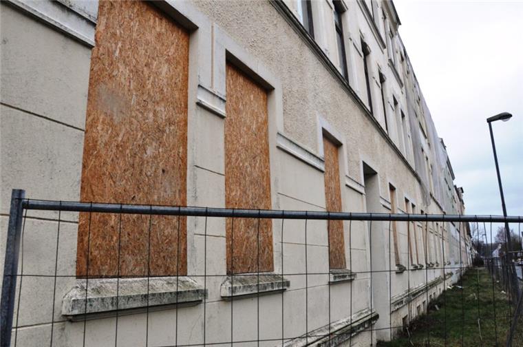 Schrottimmobilien in Einswarden werden abgerissen Die Schrottimmobilien an der Einswarder
Niedersachsenstraße können nun abgerissen werden. Die Mittel dazu sind bewilligt.