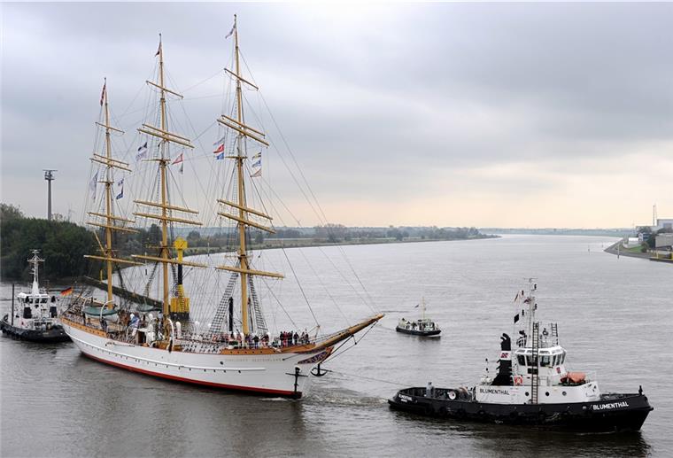 „Schulschiff Deutschland“: Vorstand zu Besuch in Bremerhaven Die „Schulschiff Deutschland“ war 2014 in Bremerhaven zu einem Werftaufenthalt. Ob der Dreimaster nun künftig in der Seestadt festmacht, darüber ist am Mittwoch gesprochen worden.