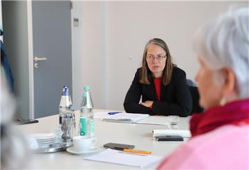 Die Senatorin für Kinder und Bildung, Sascha Karolin Aulepp, freut sich, dass mithilfe des neuen Bundesprogramms Startchancen die Bildungschancen vieler Kinder erhöht werden können.