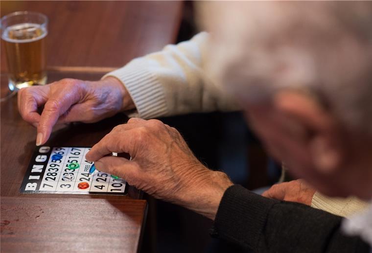 Kaffee und Bingo
im Haus am See Die Senioren-Union Loxstedt richtet am Mittwoch, 8. Dezember, ein geselliges Beisammensein aus, bei dem auch Bingo gespielt wird.