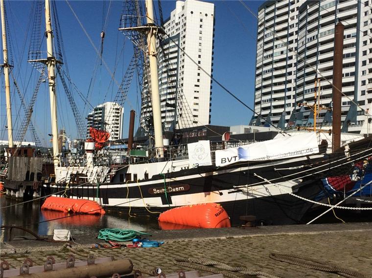 Bergung der Bremerhavener „Seute Deern“ verzögert sich Die "Seute Deern" soll heute abgepumpt und angehoben werden