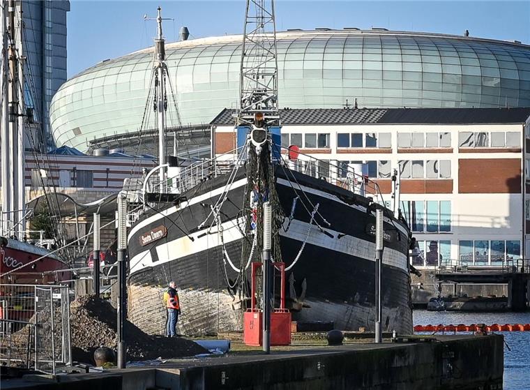 So geht es am Montag mit der "Seute Deern" weiter Die "Seute Deern" soll in Bremerhaven an die Baltimore-Pier geschleppt werden.
