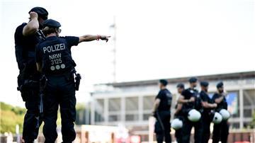 Die Sicherheit rund um Stadien und in den Arenen ist immer wieder Thema.