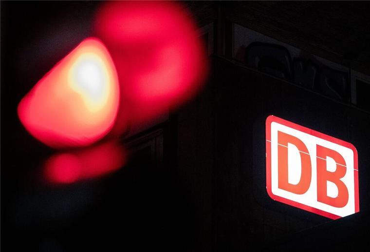 Jetzt sogar sechs Tage lang: Lokführer wollen wieder streiken Die Signale stehen auf Rot: Der nächste Lokführer-Streik steht vor der Tür.