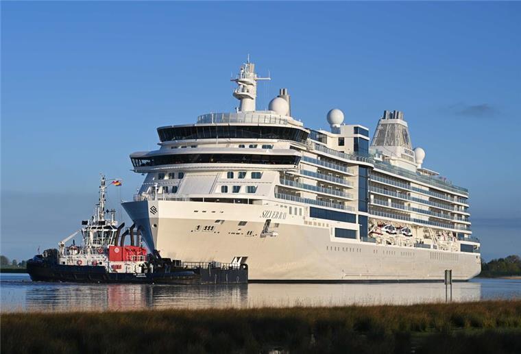 „Silver Ray“: Neues Kreuzfahrtschiff der Meyer Werft steuert Nordsee an Die „Silver Ray“ wird seit der Nacht zu Sonntag zur Nordsee überführt.
