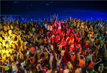 Die sogenannten Full-Moon-Partys von Koh Phangan gehören seit Jahrzehnten zum Fixpunkt vieler Thailand-Touristen. Jeden Monat zu Vollmond feiern bis zu 30.000 Partygäste, die meisten von ihnen aus Großbritannien, Deutschland, Frankreich und Australien. (Archivbild)