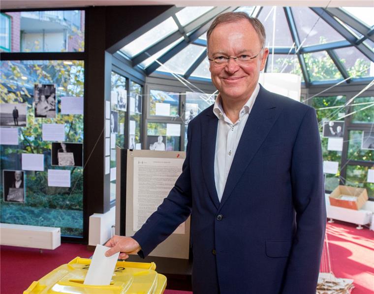 Hochrechnung zur Wahl: SPD entscheidet Kopf-an-Kopf-Rennen für sich Die SPD mit Ministerpräsident Stephan Weil hat bei der Landtagswahl in Niedersachsen die Nase vorn.
