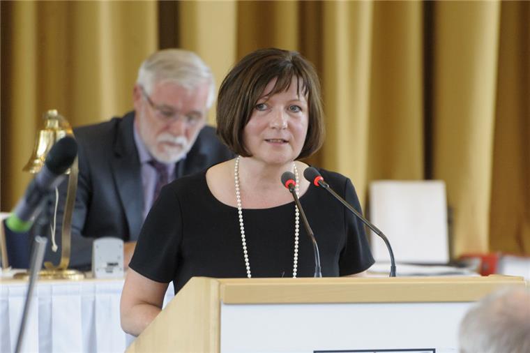 Bremerhaven: Marika Büsing verlässt Stadtverordnetenversammlung Die SPD-Stadtveordnete Marika Büsing will zum 1. Februar aus der Partei austreten und ihr Mandat für die Stadtverordnetenversammlung aufgeben.