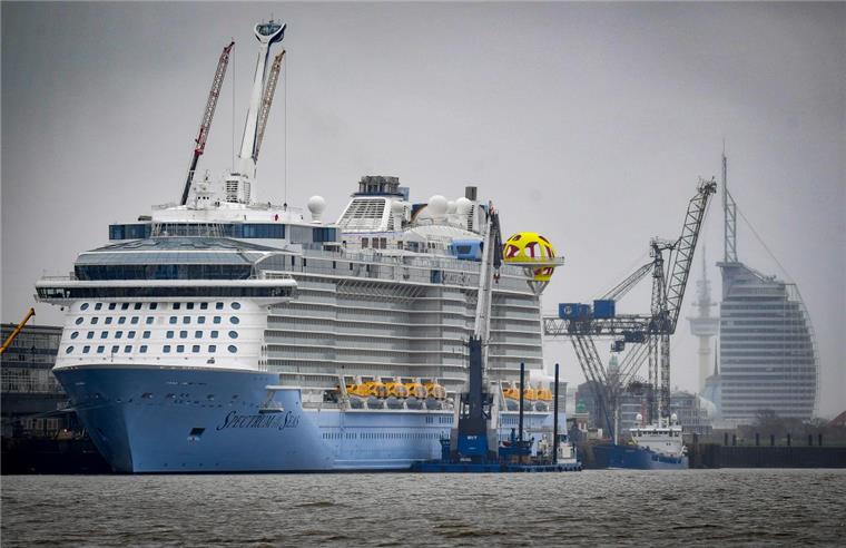 "Spectrum of the Seas" nimmt Kurs auf Bremerhaven Die "Spectrum of the Seas" wird am Mittwochvormittag wieder in Bremerhaven erwartet.