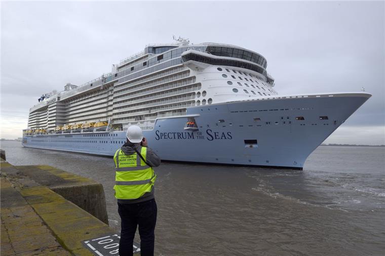 "Spectrum of the Seas" verlässt Bremerhaven schon früher Die "Spectrum of the Seas" wird Bremerhaven früher verlassen.
