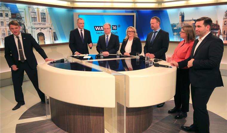 Die ersten Hochrechnungen bei den Landtagswahlen Die Spitzenkandidaten bei den Landtagswahlen in Sachsen-Anhalt, André Poggenburg (AfD, l), Ministerpräsident Reiner Haseloff (CDU, 3.v.l), Katrin Budde (SPD, M), Wulf Gallert (Die Linke, 3.v.r)Claudia Dalbert (Bündnis 90/Die Grünen) und Frank Sitta (FDP) .