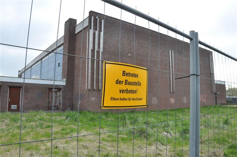 Nordenham: Für neue Sporthalle fehlt das Geld Die Sporthalle FAH ist seit einem Jahr gesperrt. Ein Neubau ist nicht in Sicht.