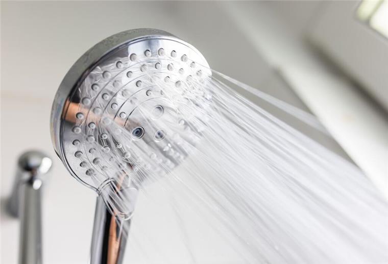 Ab Ostern wieder warme Duschen in Schiffdorfer Turnhallen Dusche