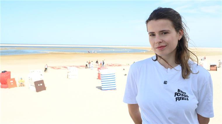 Die Sprecherin von Fridays for Future, Luisa Neubauer, protestierte zusammen mit weiteren Aktivisten auf Borkum für ein Ende der Gasförderung. 