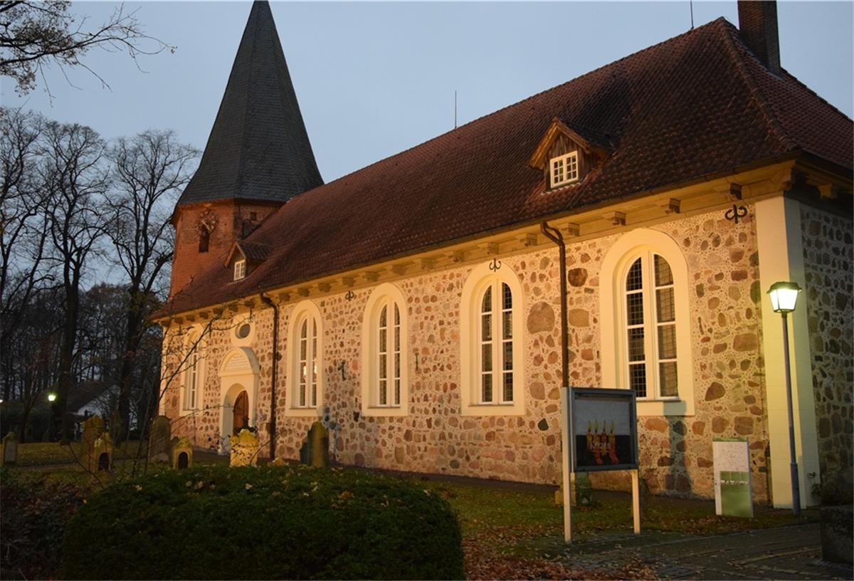 Kirchengemeinde Selsingen sagt alle Gottesdienste ab Die St. Lamberti-Kirche in Selsingen: Weder hier noch unter freiem Himmel werden bis zum 10. Januar 2021 Gottesdienste gefeiert.