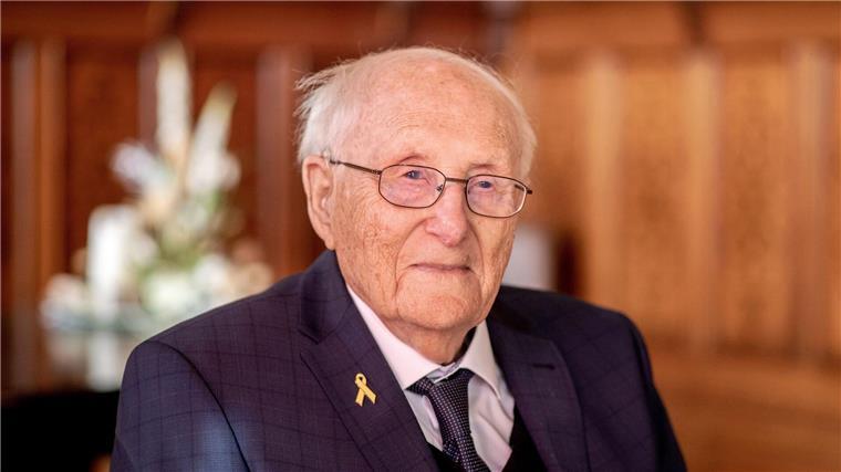 „Wir brauchen dich“ - Weinberg feiert 100. Geburtstag Die Stadt Leer veranstaltet für ihren Ehrenbürger, den Holocaust-Überlebenenden Albrecht Weinberg, einen Geburtstags-Empfang mit vielen Gästen. (Archivbild)