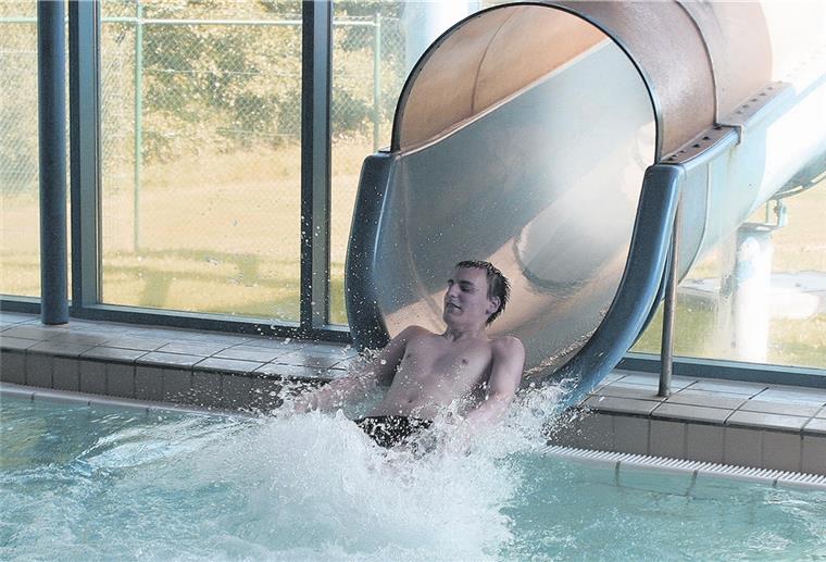 Nordenhamer Hallenbad öffnet wieder am Dienstag Die Stadt Nordenham öffnet nun auch den Innenbereich des Störtebekerbades wieder.