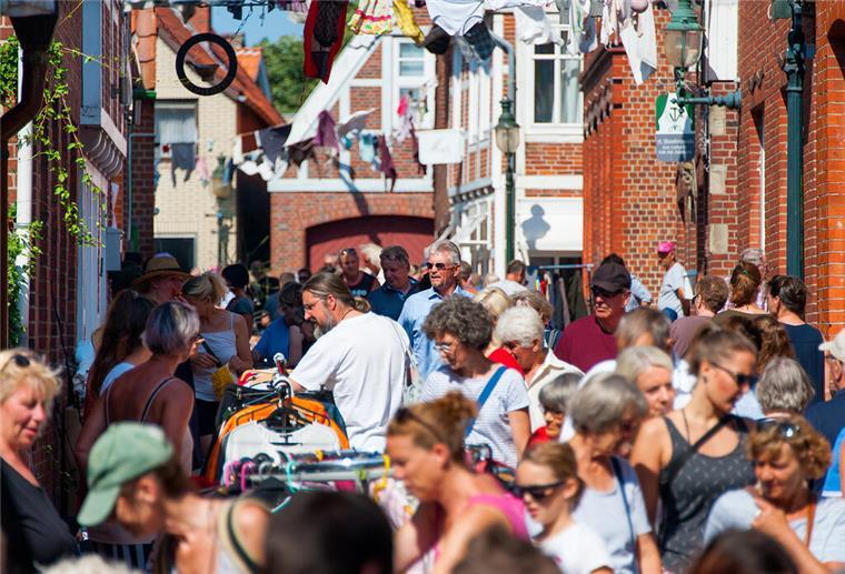 Zwei Tage volles Programm beim Lütten Altstadtfest in Otterndorf Blick in die Otterndorfer Altstadt
