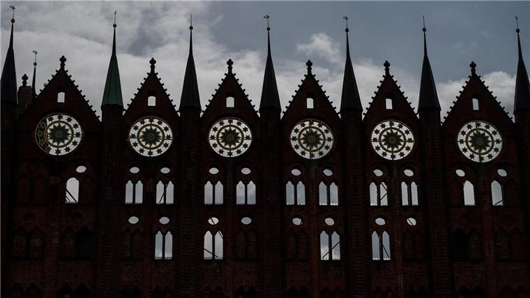 Stralsund beschließt Rückgabe von NS-Raub- und Beutekunst Die Stadt Stralsund will NS-Raubkunst zurückgeben. (Symbolbild)