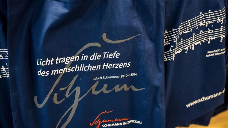 Solisten aus China und Malaysia gewinnen Schumann-Wettbewerb Die Stadt Zwickau, wo der Komponist Robert Schumann geboren wurde, richtet alle vier Jahre den nach ihm benannten Musikwettbewerb aus.