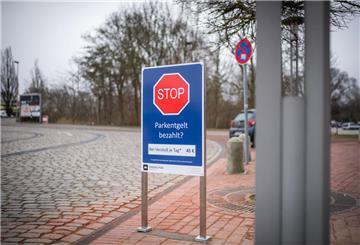 Die Stadthalle sagt „Schwarzparkern“ den Kampf an.