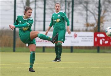 Die stark abstiegsgefährdete Frauenmannschaft des TSV Abbehausen darf wohl in der Oberliga bleiben. Sie steht zwar auf einem Abstiegsplatz, doch der Abstieg wird in dieser Saison ausgesetzt.