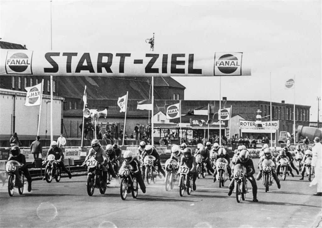 Die Start- und Zielgerade beim Fischereihafenrennen in der 70er-Jahren.