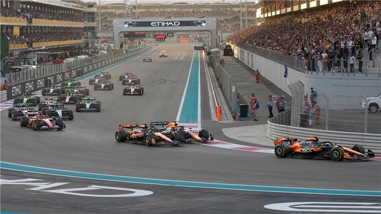 Titel für McLaren - Tränen bei Mercedes: Hamiltons „Danke“ Die Startattacke vom Weltmeister ging daneben