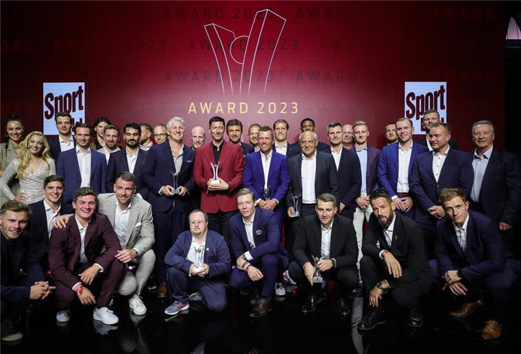 Pinguins-Torwart Maximilian Franzreb gewinnt Sport Bild-Award Piguins-Torwart Maximilian Franzreb gewinnt Sport Bild-Award