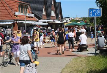 Die Strandpromenade und die Sahlenburger Ladenstraße von Cuxhaven war am vergangenen Pfingstwochenende brechend voll.