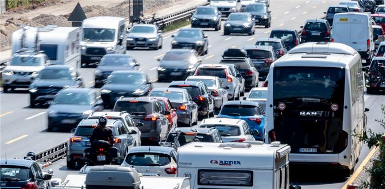 Über eine Milliarde Euro für die Straßen in Niedersachsen Die Straßen in Niedersachsen werden 2020 mit über einer Milliarde Euro bedacht.