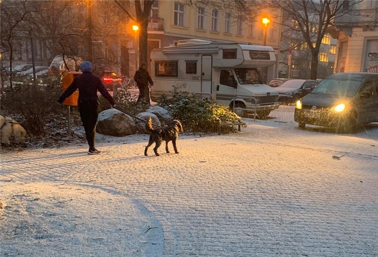 Polizei warnt vor Glätte auf den Straßen Die Straßen könnten glatt sein.