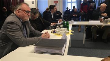 Die Streithähne der AfD vor dem Wahlprüfungsausschuss: Heinrich Löhmann (links) und Sergej Minich (Dritter von links).