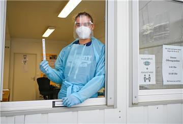 Die Studenten der Hochschule Bremerhaven und andere Betreiber von Corona-Testzentren hoffen auf Klarheit über eine neue Verordnung,