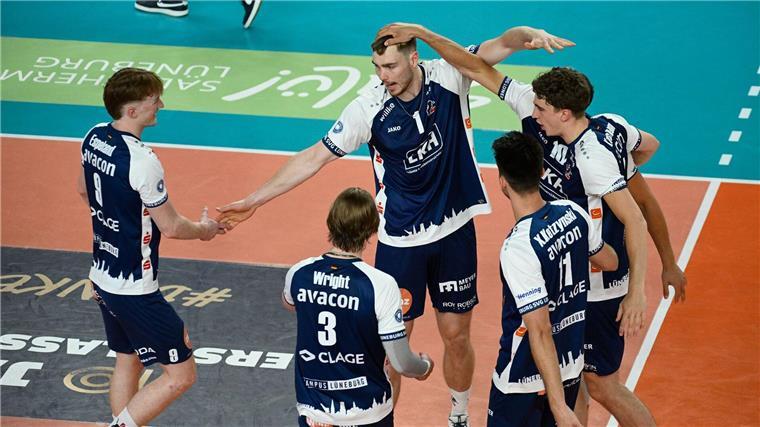 Berlins Volleyballer gewinnen zweites Finale gegen Lüneburg Die SVG Lüneburg im zweiten Spiel der Finalserie.