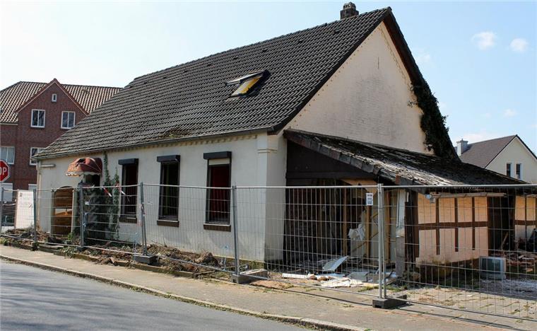 Zeven: Ehemaliges Etablissement weicht modernem Wohnhaus Die Tage des Hauses in der Hohen Luft 15 an der Ecke zur Godenstedter Straße in Zeven sind gezählt.