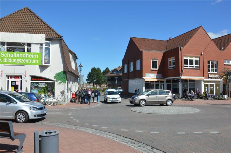 Beers: Kreisel am Eiscafé wird zur einfachen Kreuzung umgebaut Die Tage des Kreisverkehrs am Eiscafé in der Ortsmitte von Bad Bederkesa sind gezählt. An dieser Stelle gilt künftig Rechts vor Links.
