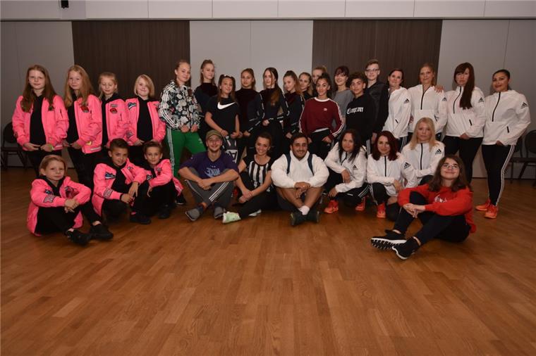 Hip-Hopper aus Bremerhaven träumen von WM-Medaillen Die Tanzschule Beer startet mit 30 Tänzern bei der WM. Sie gehen in den unterschiedlichsten Kategorien an den Start. Foto Meyer