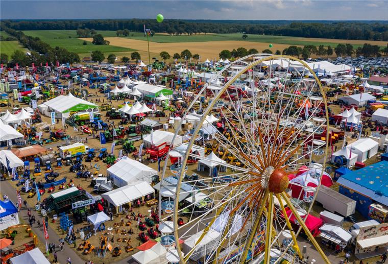 „Tarms-Ticket“: Vergünstige Dauerkarte jetzt für größeren Kreis Die Tarmstedter Ausstellung findet vom 8. bis 11. Juli statt. Wer aus der Samtgemeinde kommt, der kommt mit dem „Tarms-Ticket“ günstiger auf das Messegelände am Wendohweg in Tarmstedt.