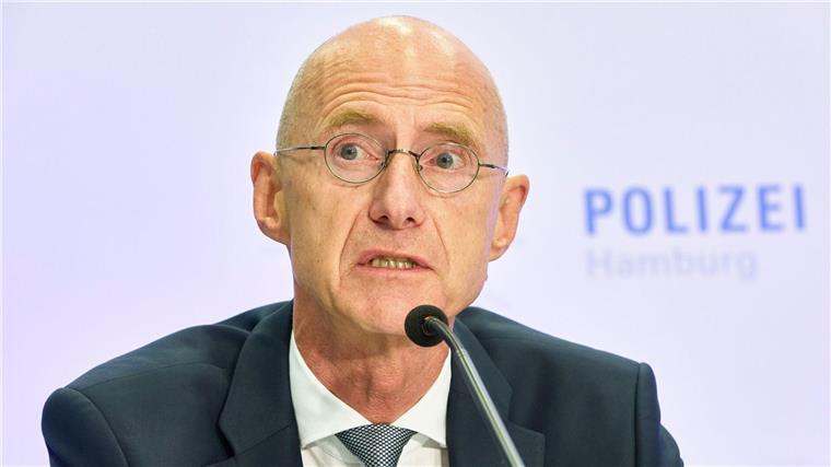 20-Jähriger soll Kind im Internet zum Suizid gedrängt haben „Die Taten übersteigen menschliche Vorstellungen“, sagte Generalstaatsanwalt Jörg FRöhlich.