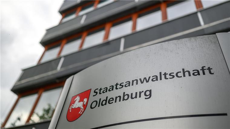 33-Jährige soll Ehemann erstochen haben - Anklage erhoben Die Tatverdächtige befindet sich seit Mai 2025 in Untersuchungshaft. (Illustration)