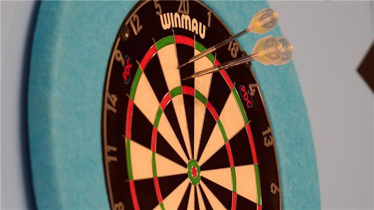 Deutsches Darts-Duo startet mit Sieg in Team-WM Die Team-WM findet in Frankfurt statt.