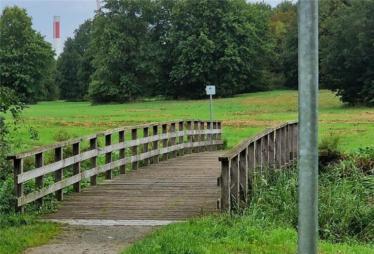 Holzbrücke in Reinkenheide muss Stahlkonstruktion weichen Sanierungsbedürftige Holzbrücke in Reinkenheide