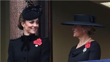 Die Teilnahme Kates am Weltkriegsgedenken war der erste große Auftritt Kates seit dem Abschluss ihre Chemotherapie im September. Hier zusammen mit Sophie, der Herzogin von Edinburgh.