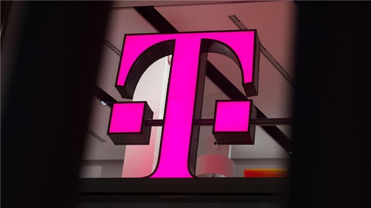 Telekom investiert mehr als eine Milliarde Euro in KI-Fabrik Die Telekom baut in Zusammenarbeit mit Nvidia ein großes KI-Rechenzentrum in München auf.