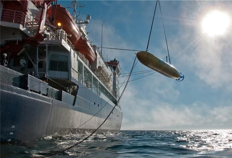 „Polarstern“ sucht Roboter Die Tiefseeforscher wollen auch dieses autonome Unterwasserfahrzeug „Paul“ einsetzen.